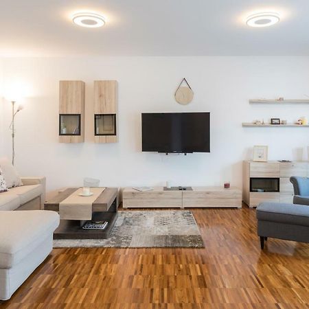 Spacious 2Bdr Apartment - Free Parking Загреб Экстерьер фото